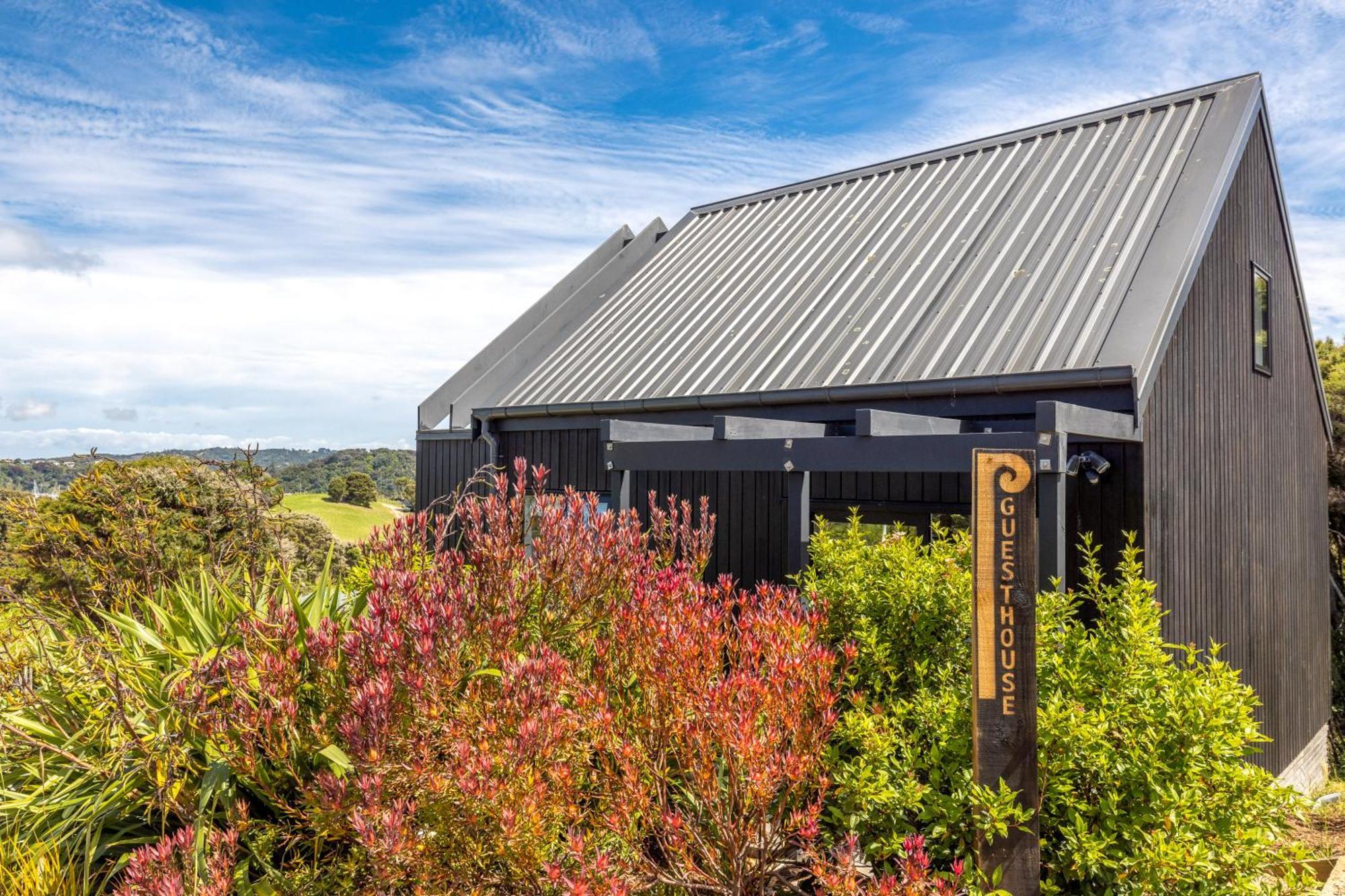 The Guest House At Te Whau Retreat - Stay Waiheke Omiha Exterior photo